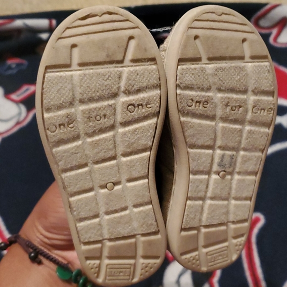 Shoes - Picture 3 of 3